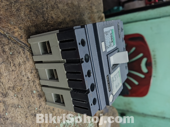 Circuit breaker 100A